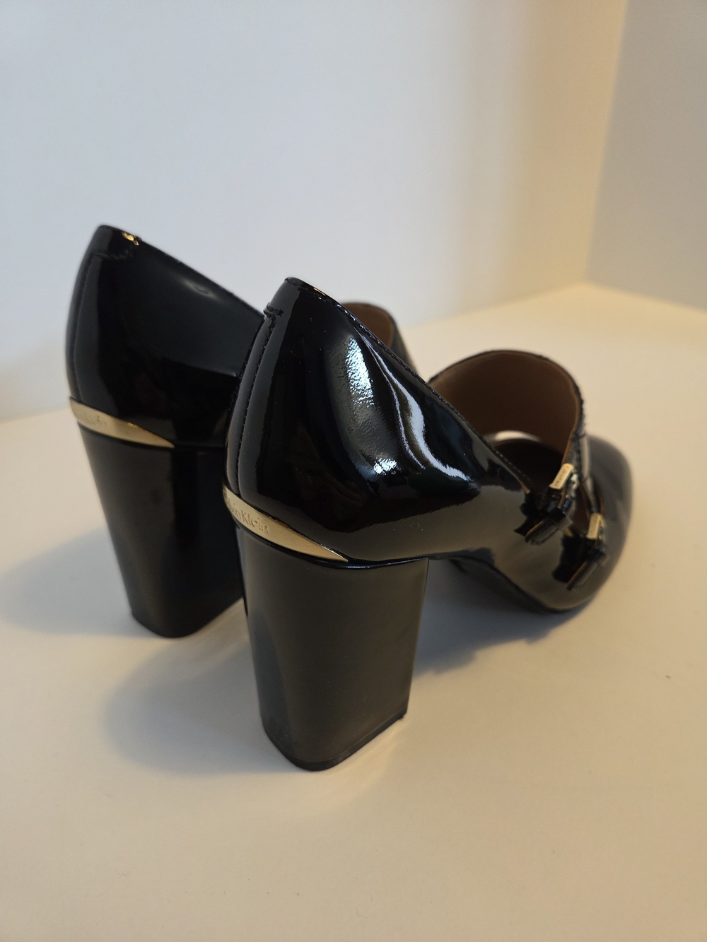 Calvin Klein Casilla Patent Black Pumps Size 7.5M - Picture 8 of 9